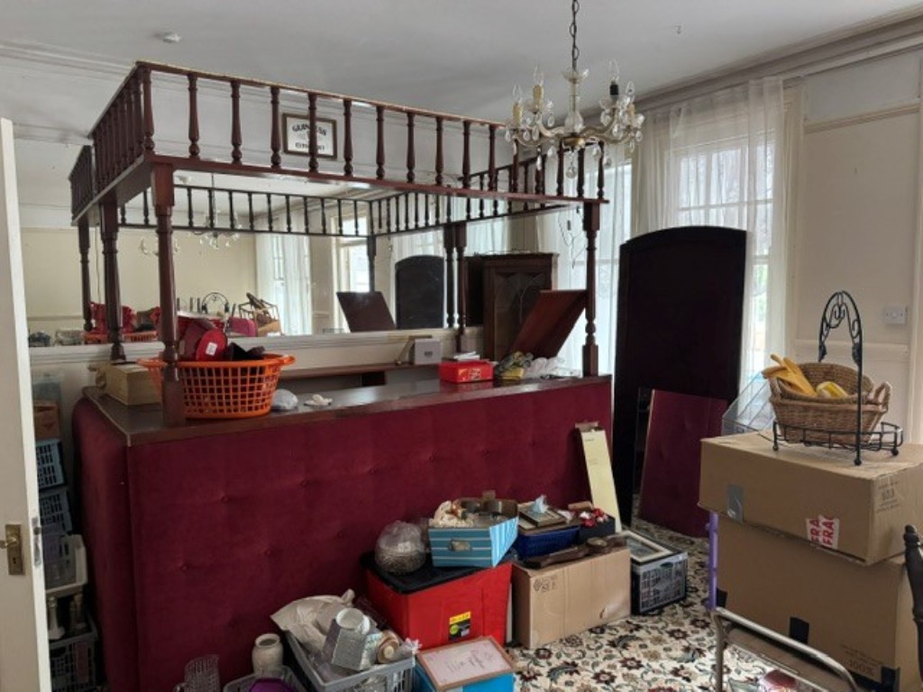 Lot: 87 - FREEHOLD DETACHED FORMER GUEST HOUSE ARRANGED AS FOUR FLATS ON GOOD SIZE PLOT WITH PARKING - Dining room